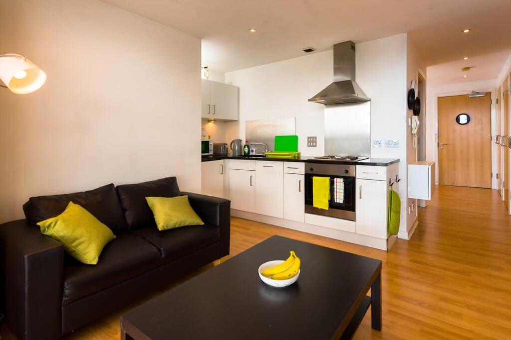 Trendy 10Th Floor Studio Apartment Glasgow Exterior foto